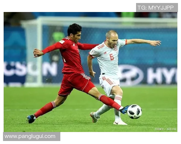 街头采访女生足球明星她们的梦想与挑战分享精彩瞬间与奋斗故事